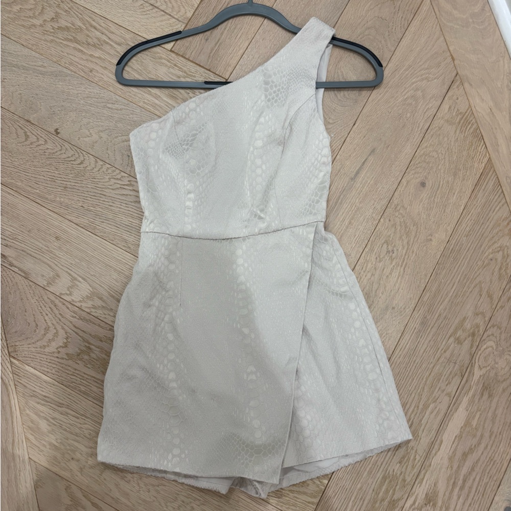 DO+BE Cream Dress Romper in Small